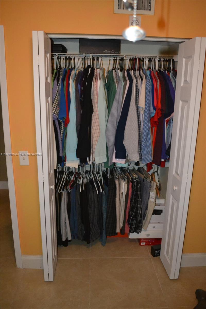 LAKEVIEW AT THE HAMMOCKS - Residential