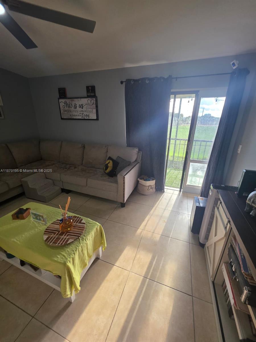 LAKEVIEW AT THE HAMMOCKS - Residential