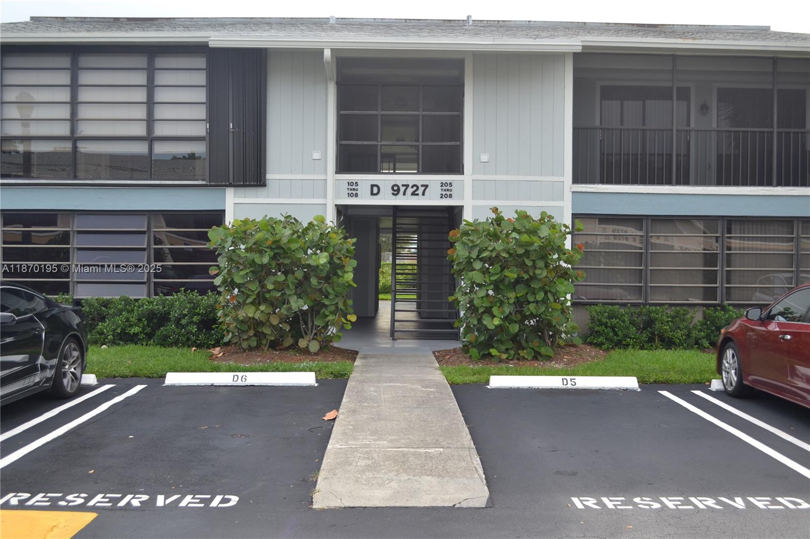 LAKEVIEW AT THE HAMMOCKS - Residential