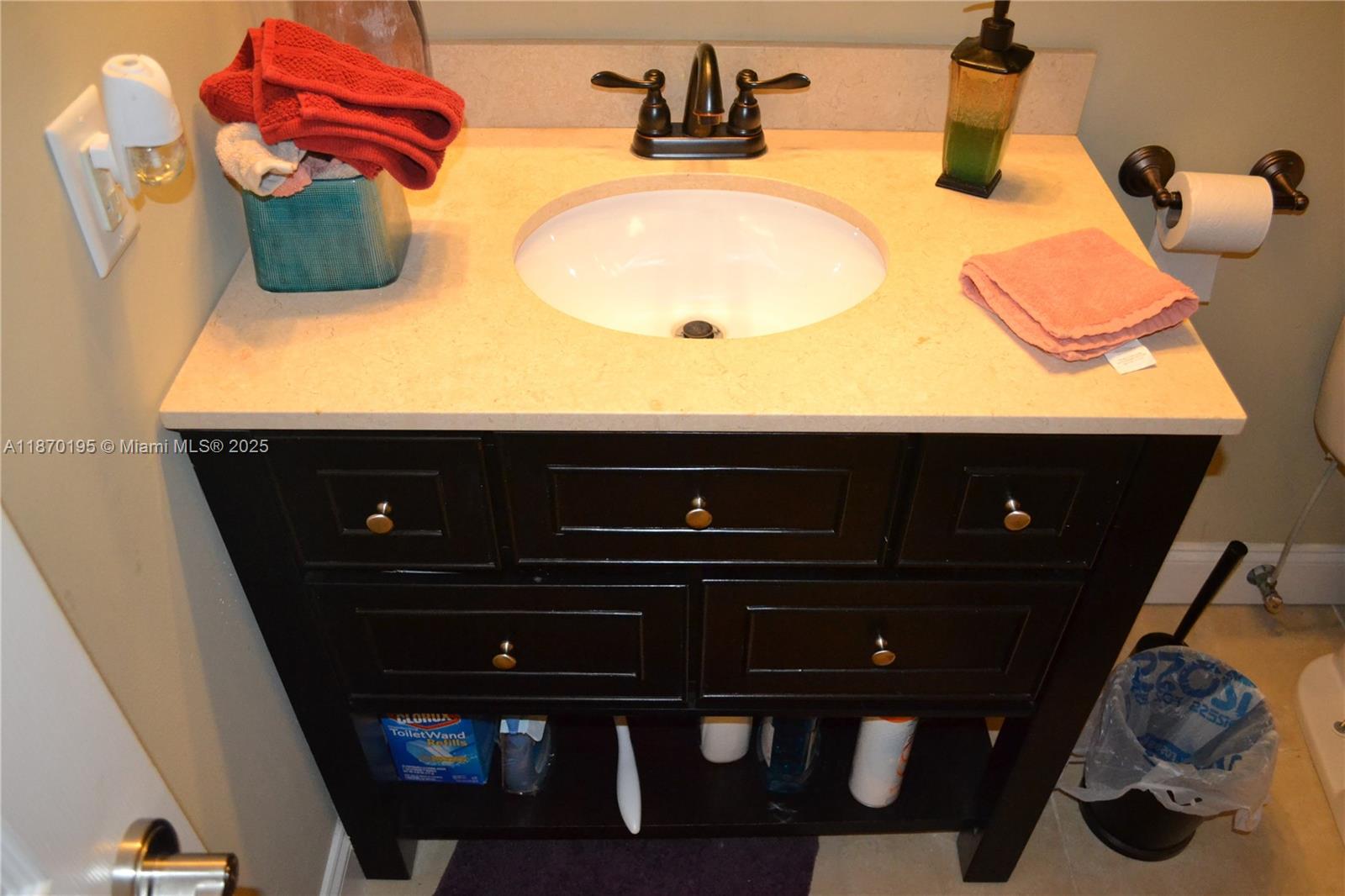 LAKEVIEW AT THE HAMMOCKS - Residential