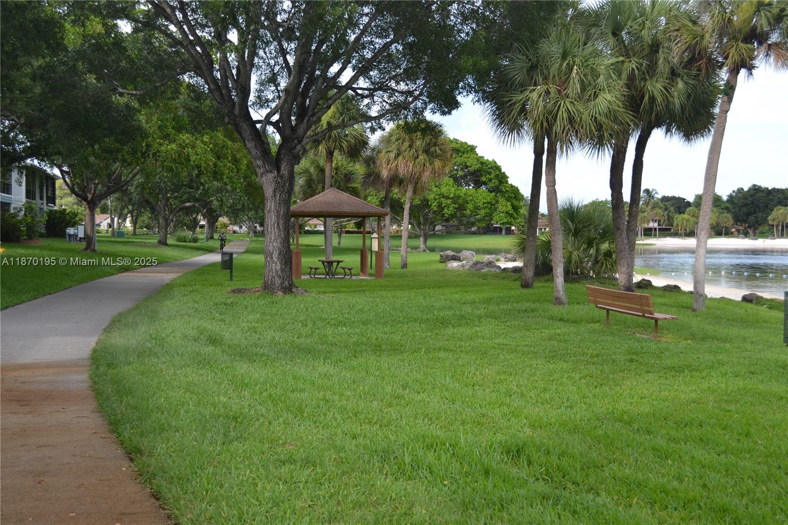 LAKEVIEW AT THE HAMMOCKS - Residential