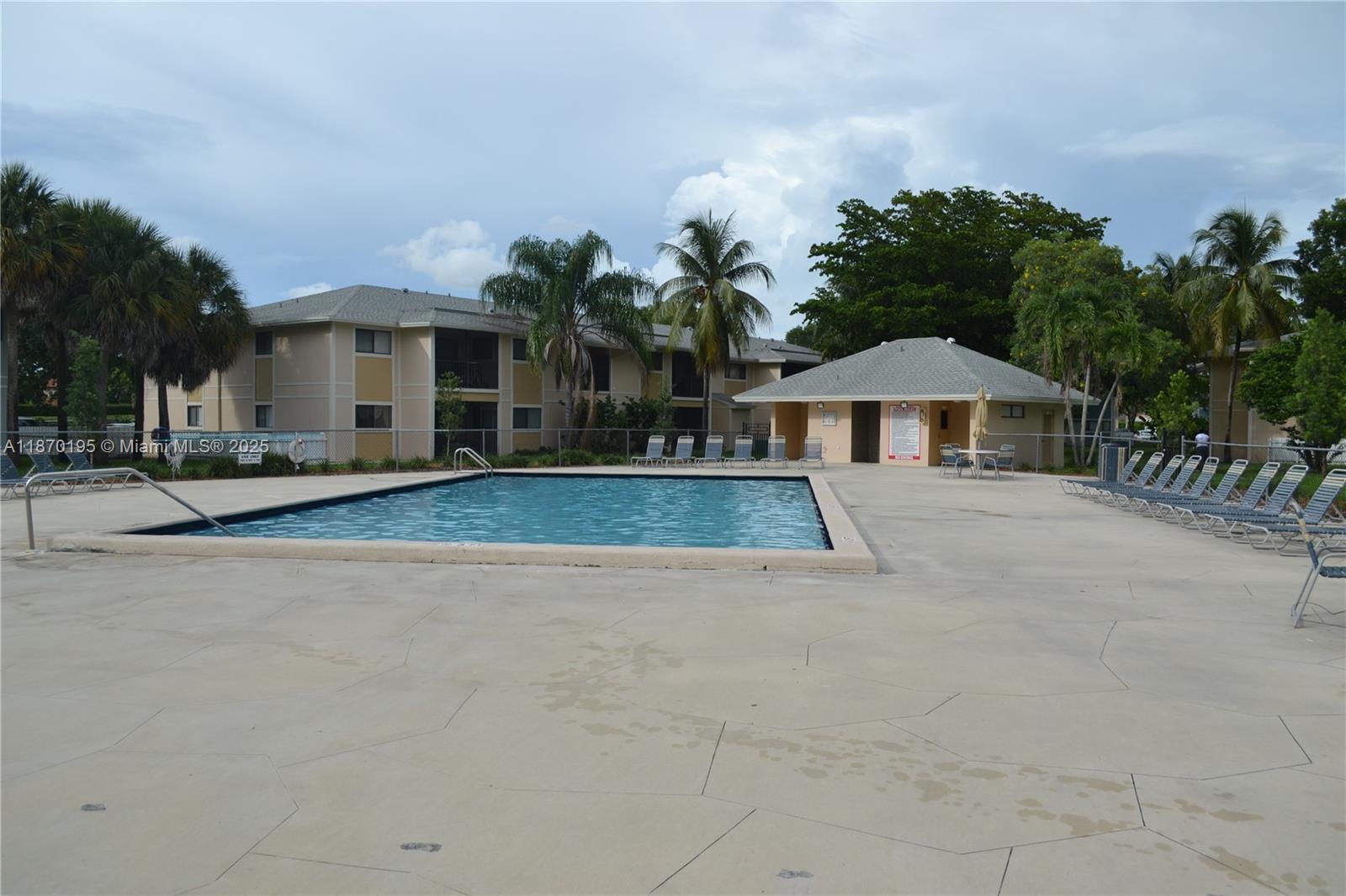 LAKEVIEW AT THE HAMMOCKS - Residential