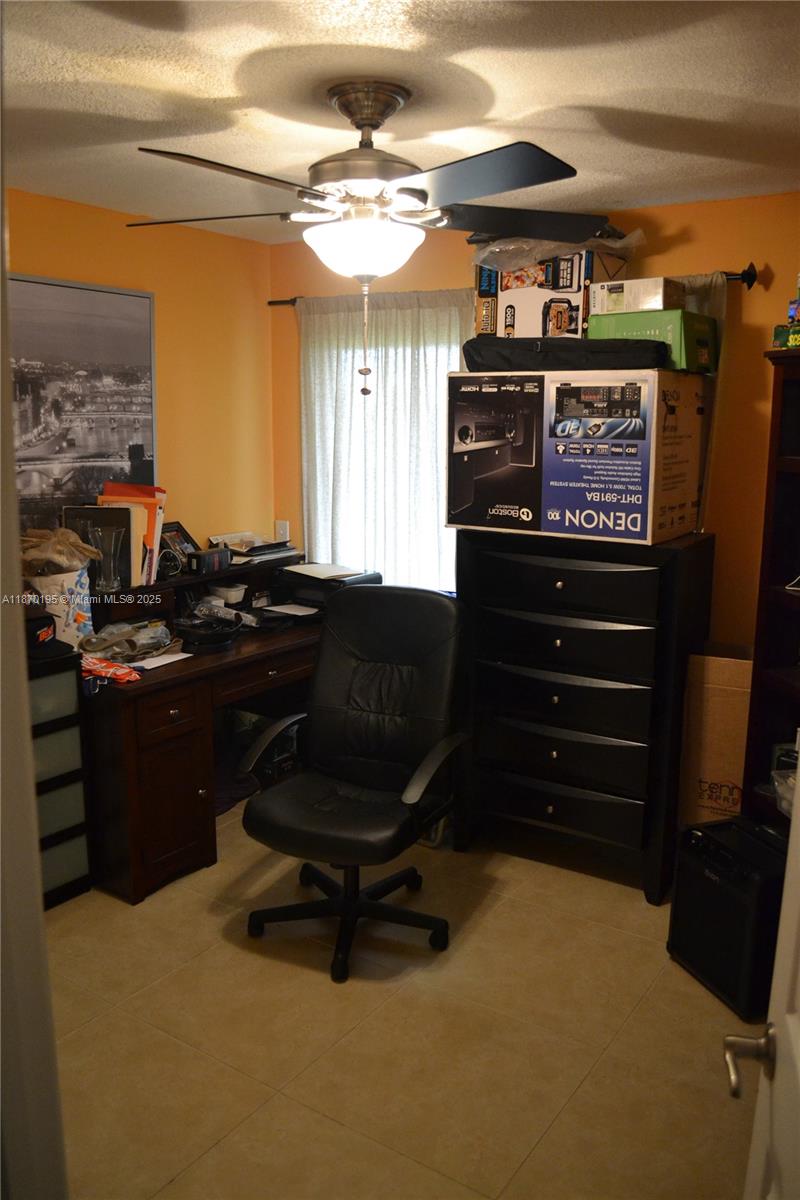 LAKEVIEW AT THE HAMMOCKS - Residential