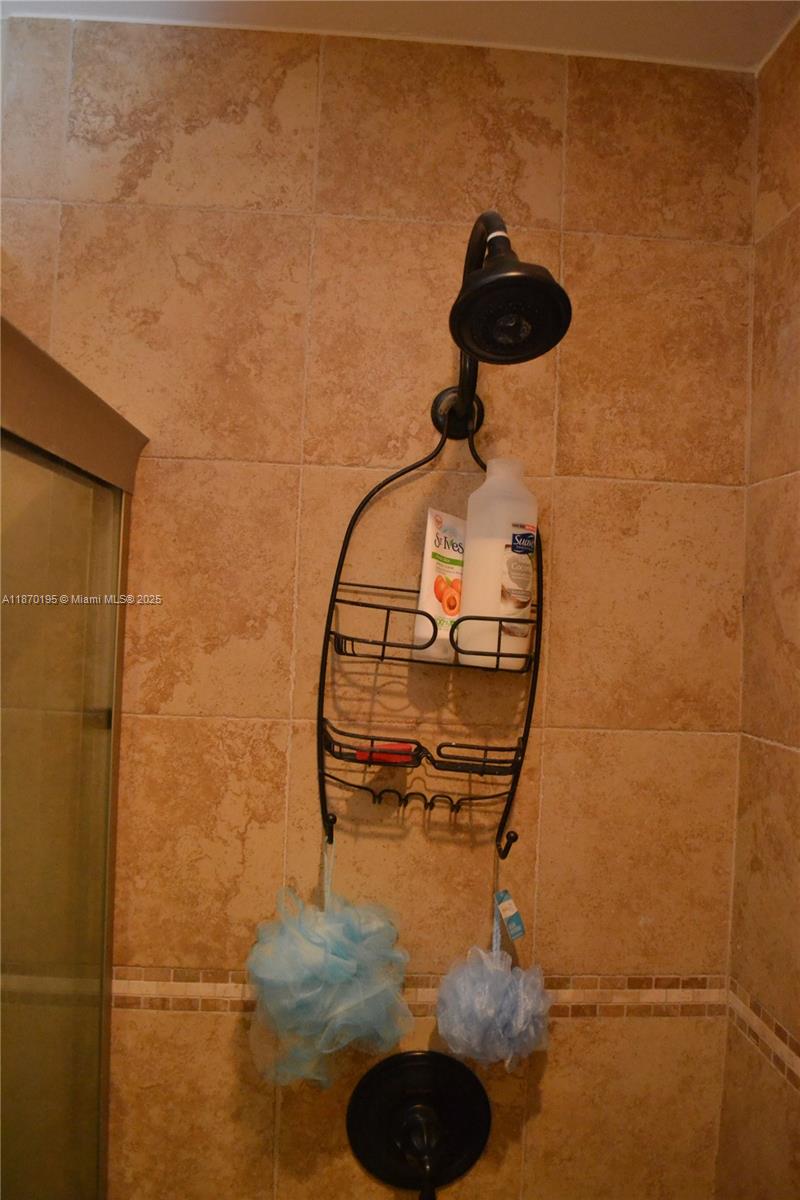 LAKEVIEW AT THE HAMMOCKS - Residential