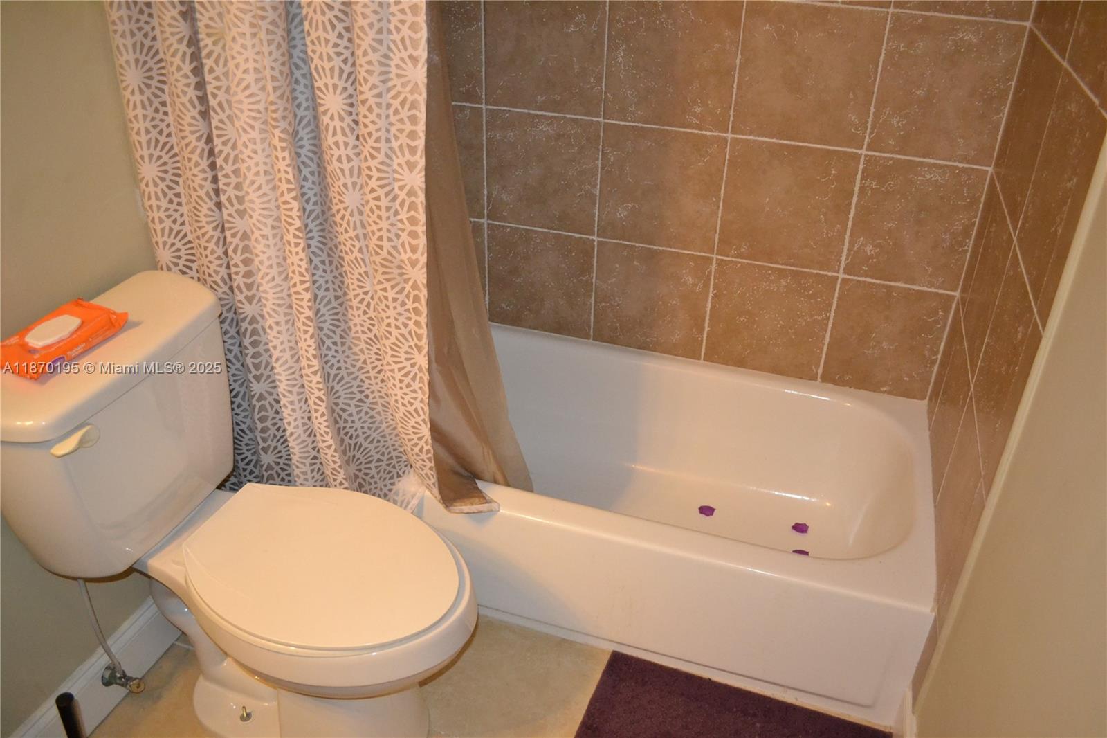 LAKEVIEW AT THE HAMMOCKS - Residential