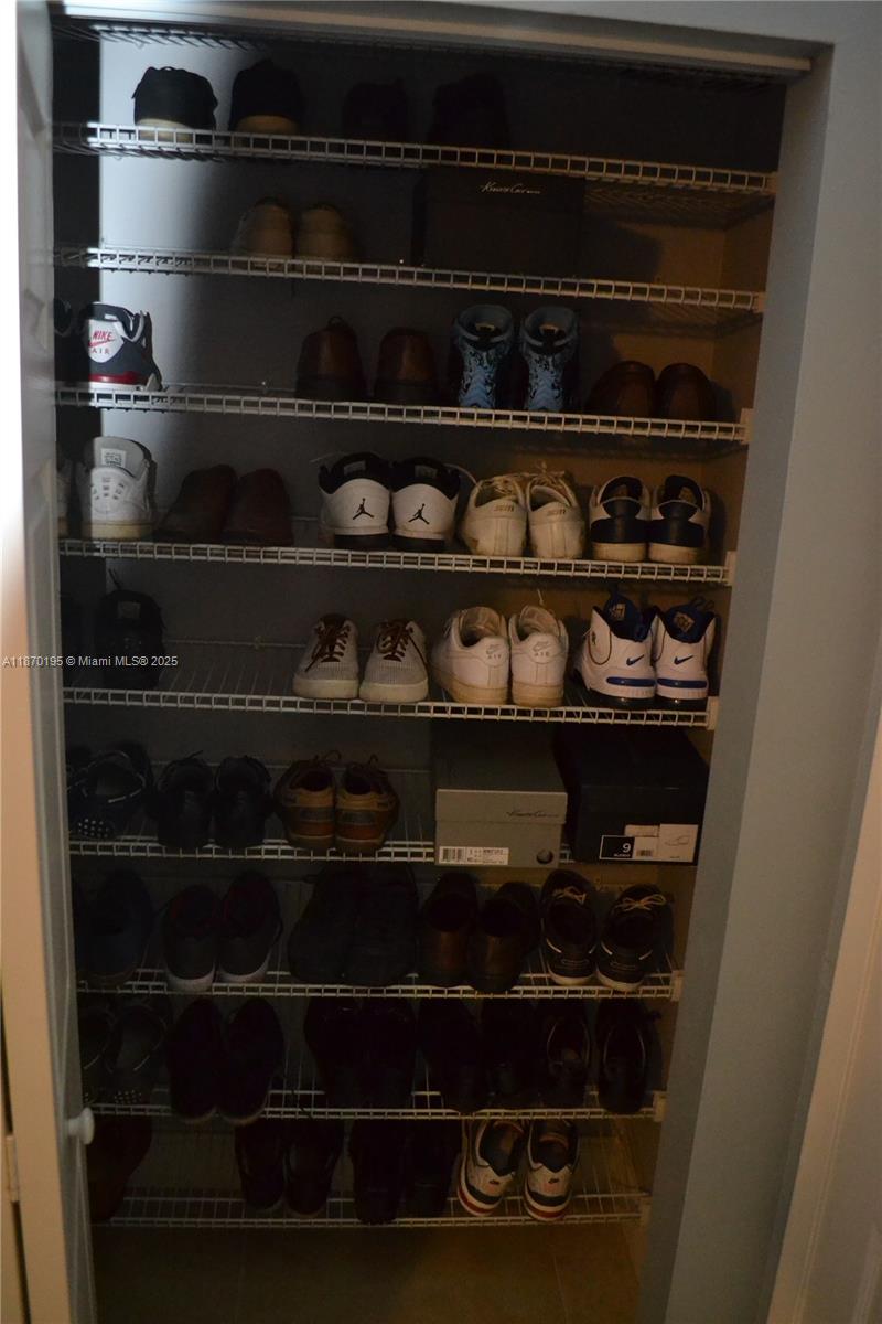 LAKEVIEW AT THE HAMMOCKS - Residential