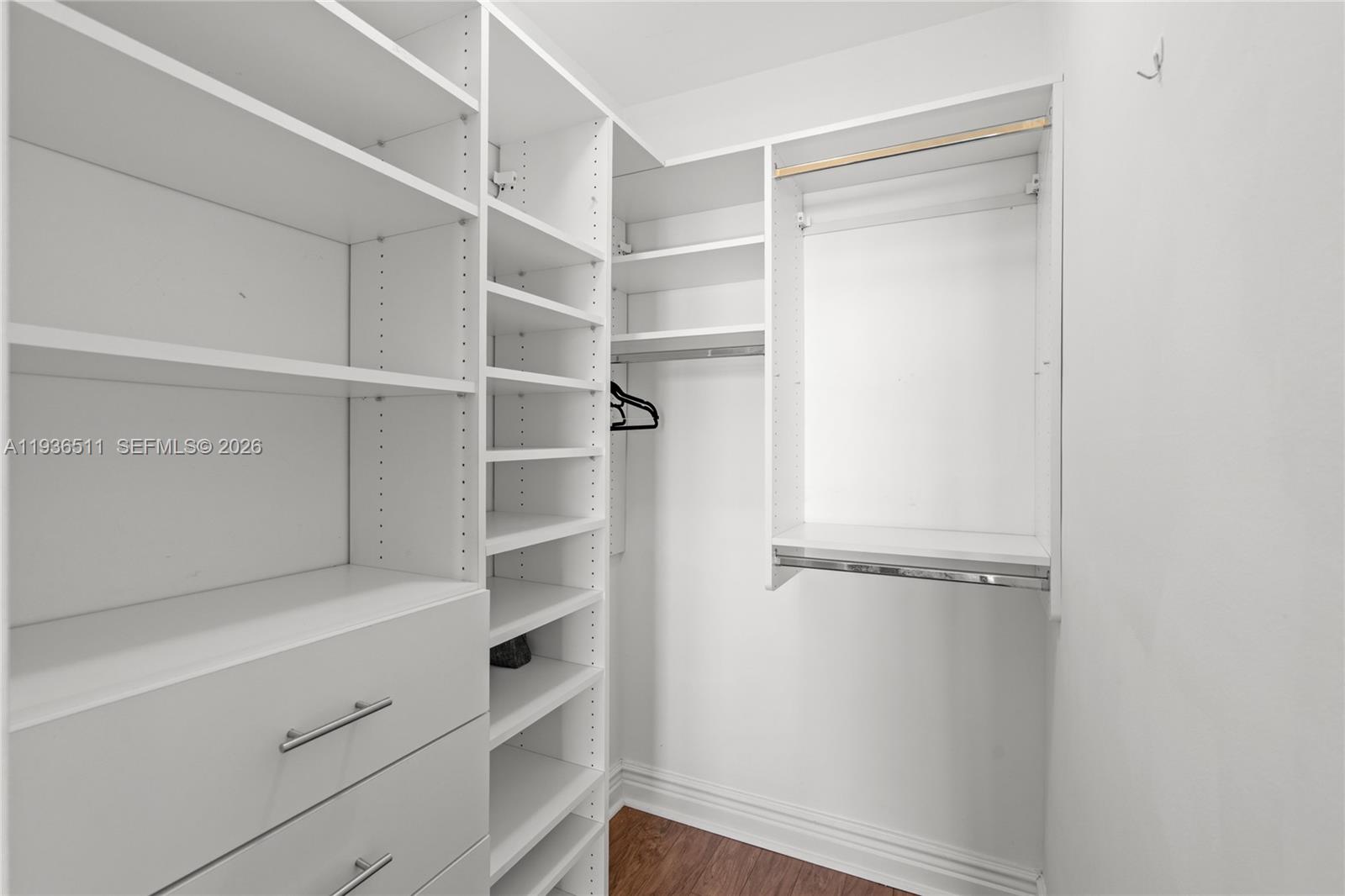 NORTH TOWER AT THE POINT - Residential