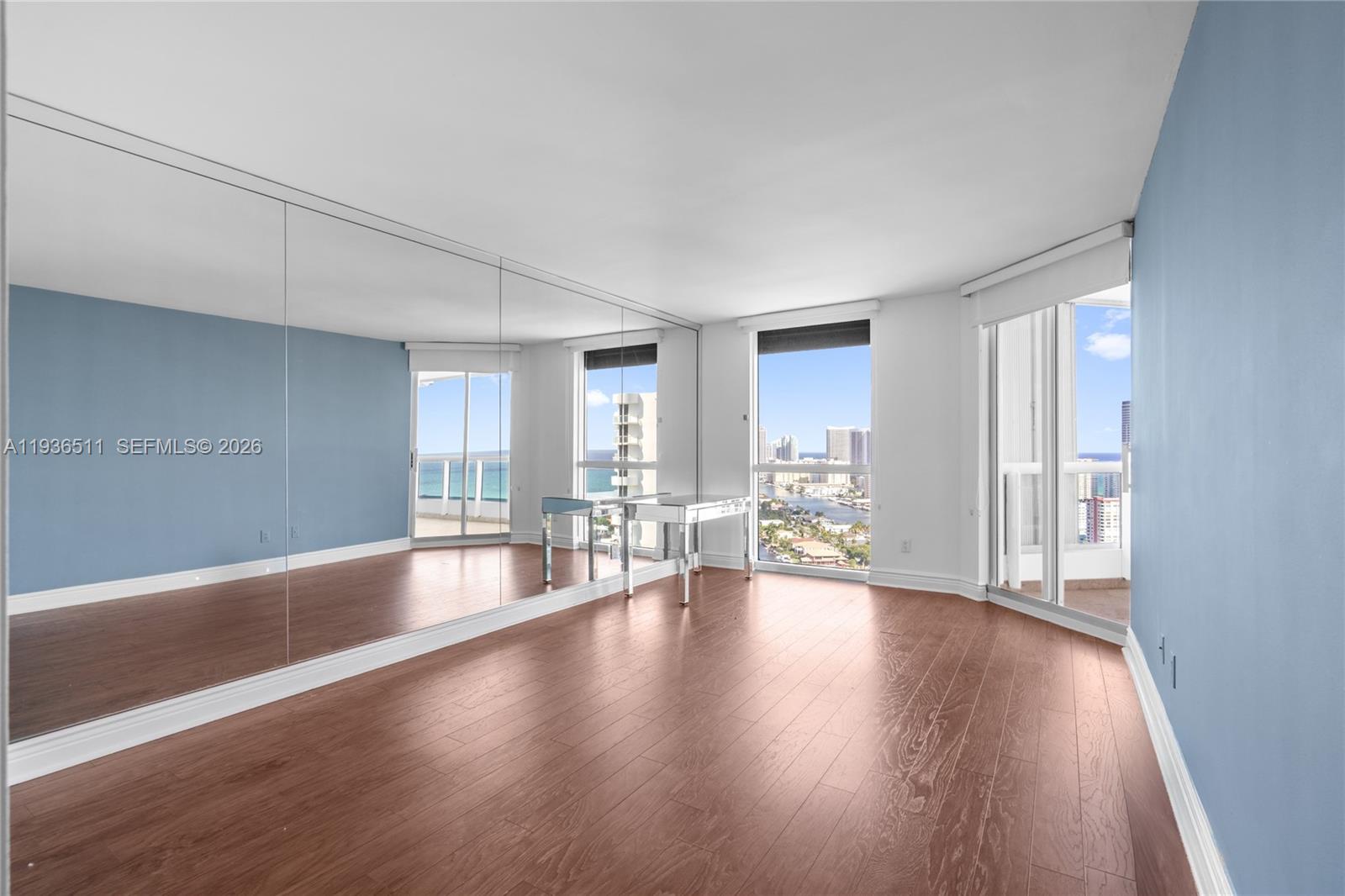 NORTH TOWER AT THE POINT - Residential