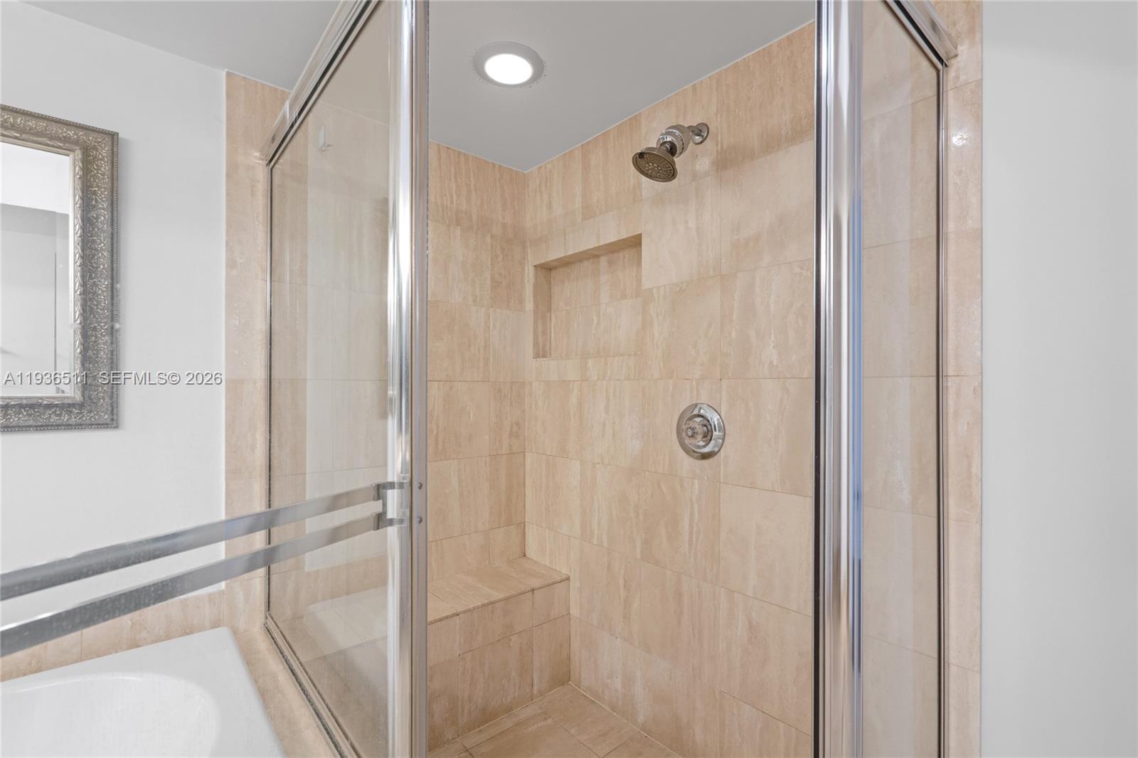 NORTH TOWER AT THE POINT - Residential