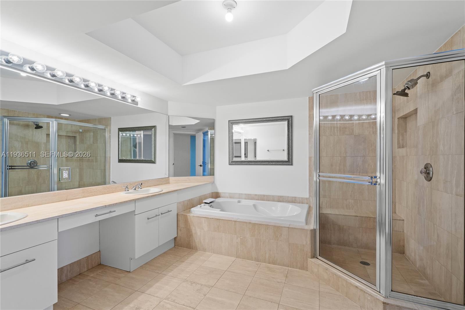 NORTH TOWER AT THE POINT - Residential