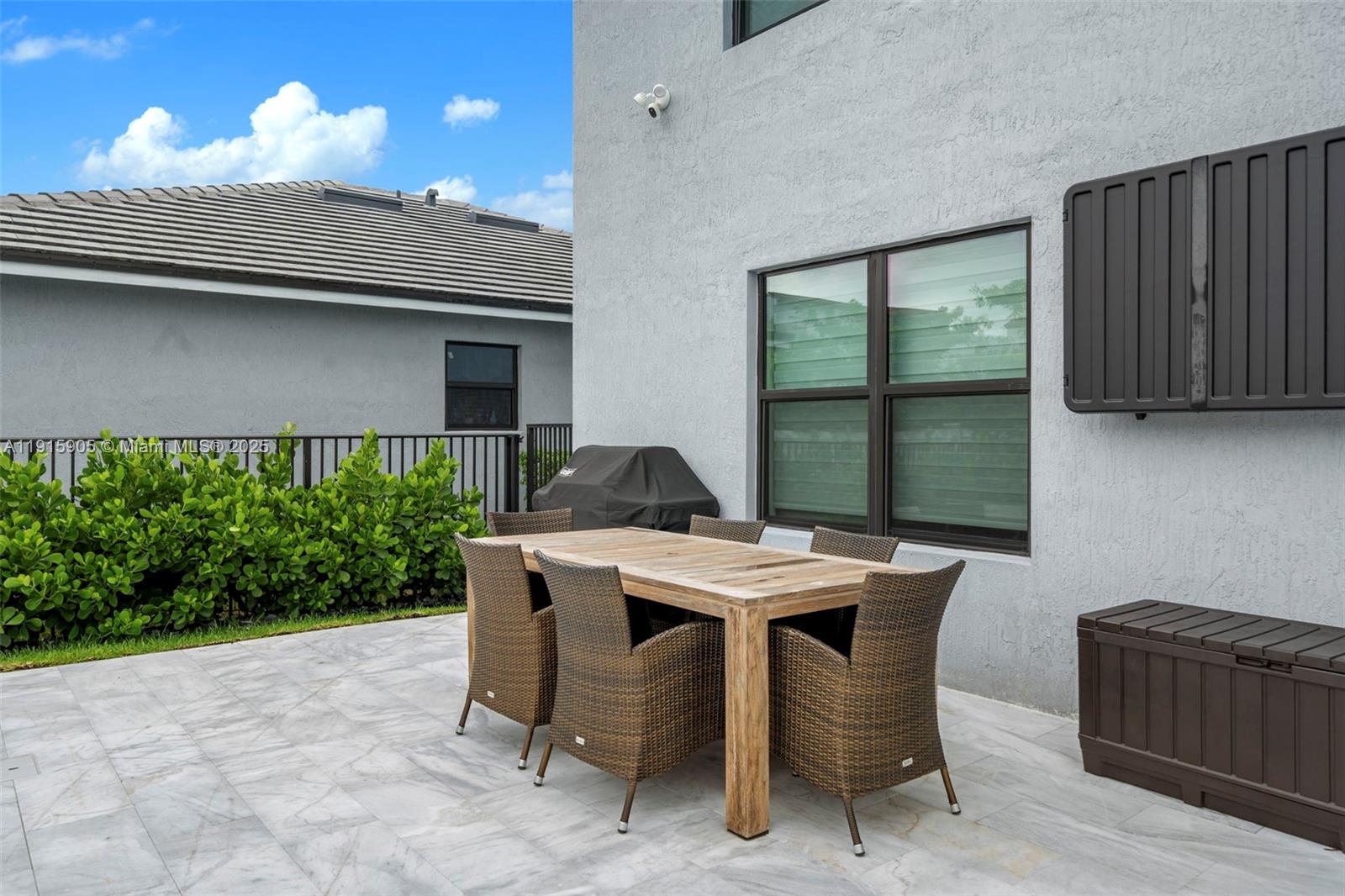 SOMERSET PLAZA - Residential Lease