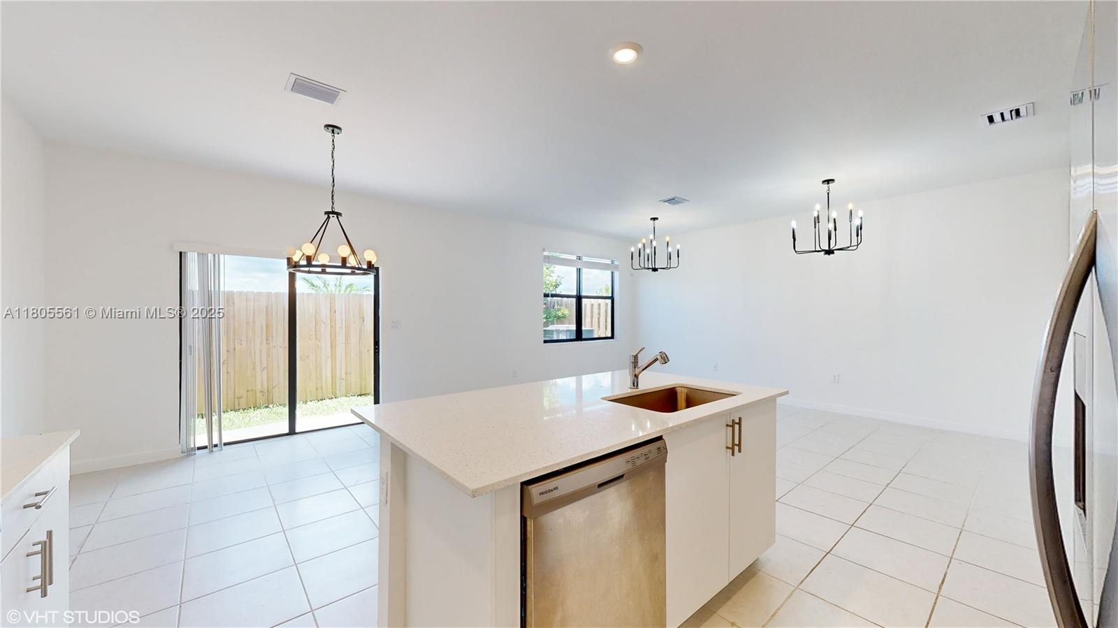 ENCLAVE SOUTH PHASE 2 - Residential