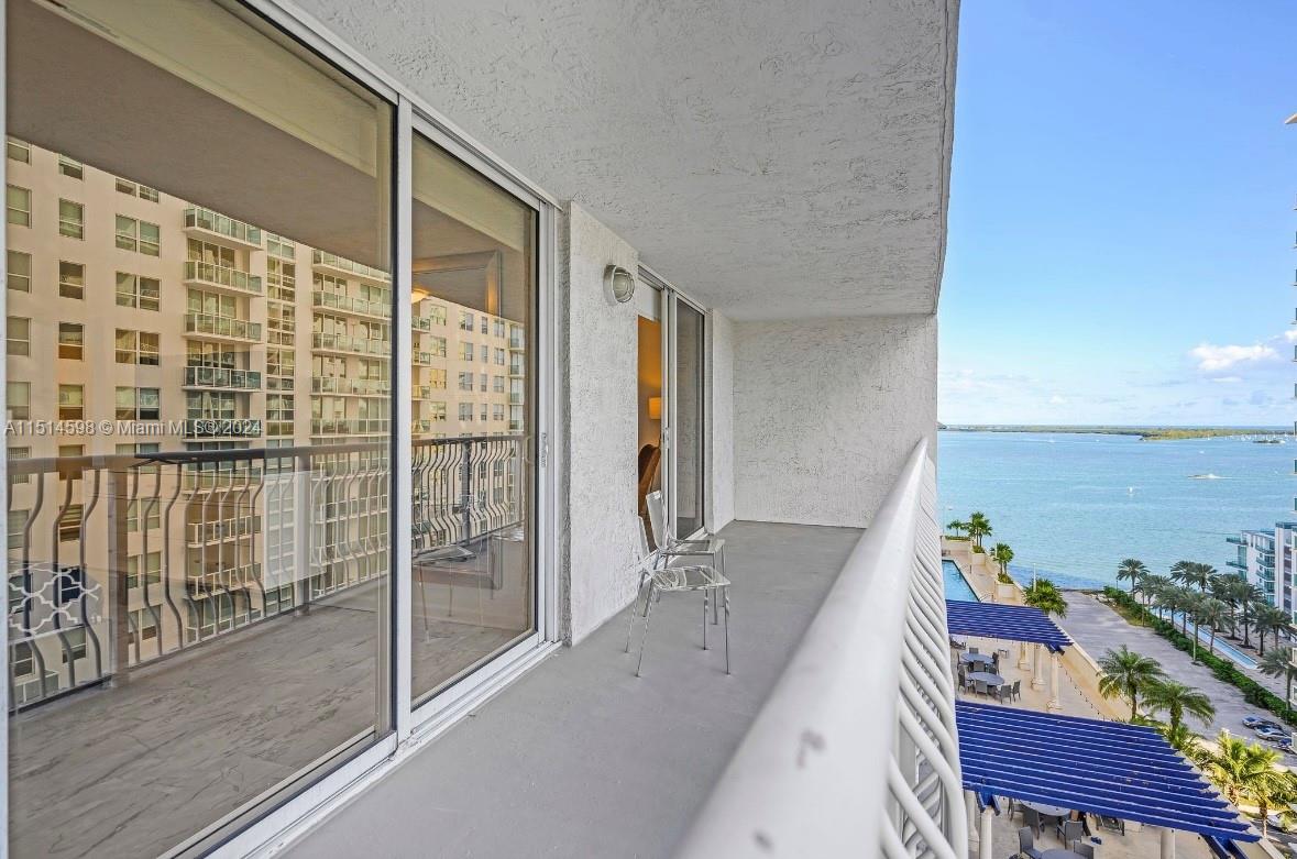 Property for Sale at 1200 Brickell Bay Dr 1819, Miami, Broward County, Florida - Bedrooms: 1 
Bathrooms: 1  - $575,000