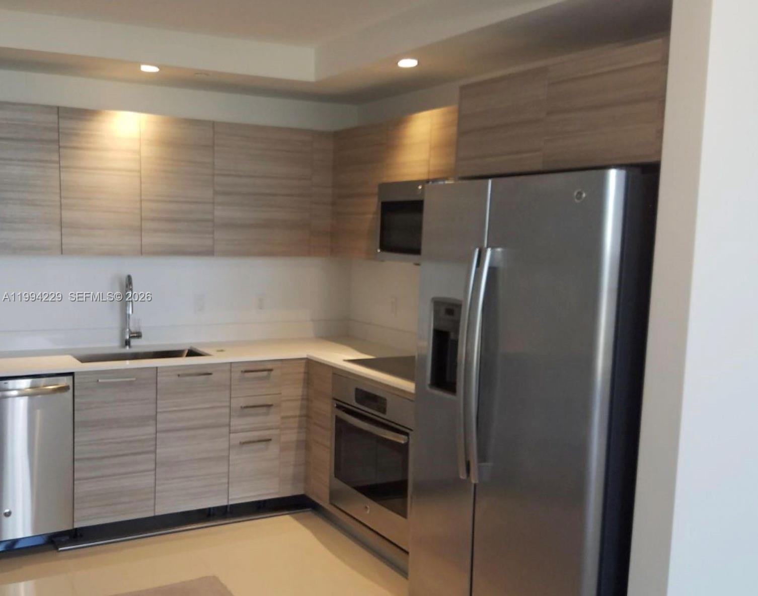3401 MIDTOWN CONDO - Residential