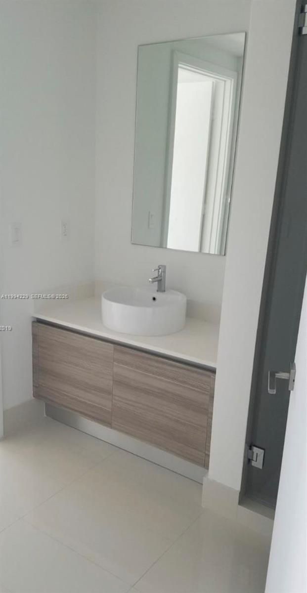 3401 MIDTOWN CONDO - Residential