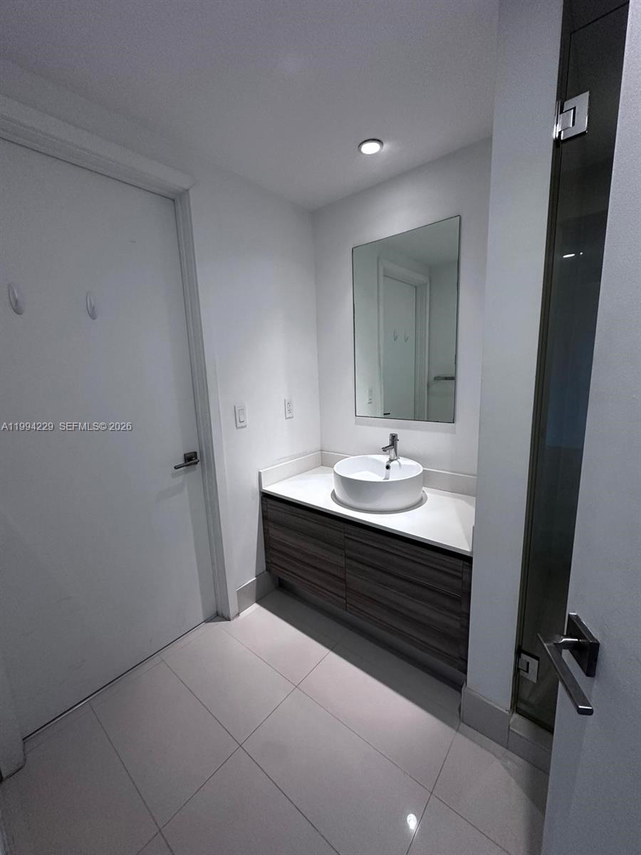 3401 MIDTOWN CONDO - Residential