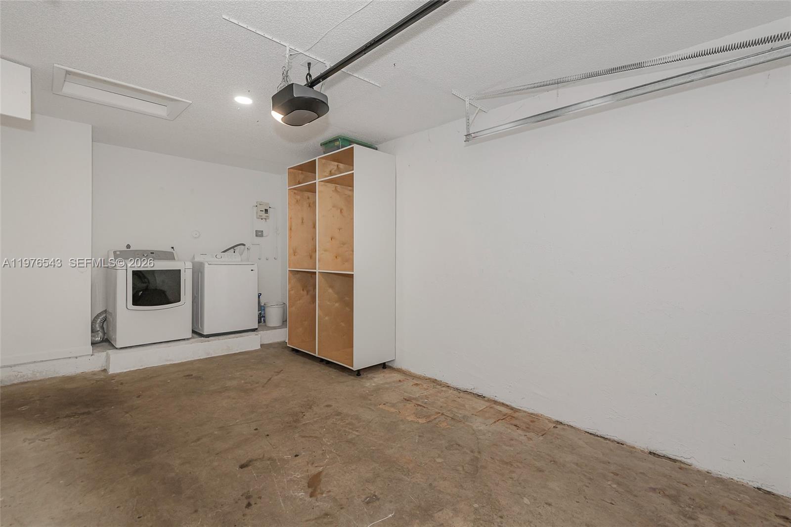 SILVER LAKES PHASE II REP - Residential Lease