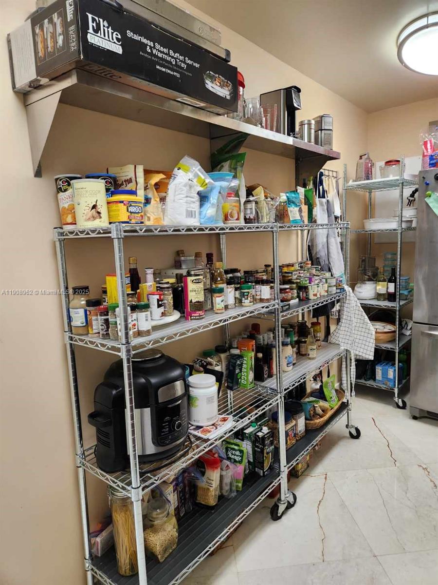 BAY COLONY SECTION OF THE - Residential Lease