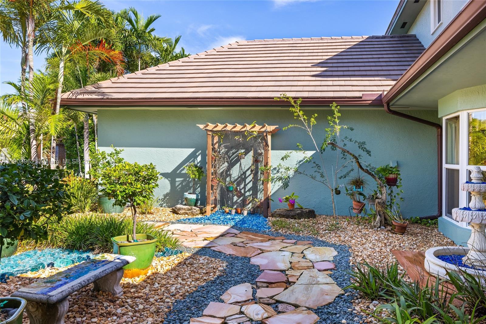 BAY COLONY SECTION OF THE - Residential Lease