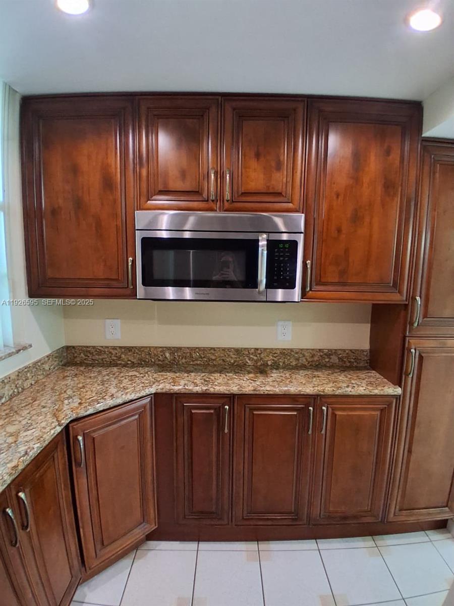 POINT EAST SEC III CONDO - Residential