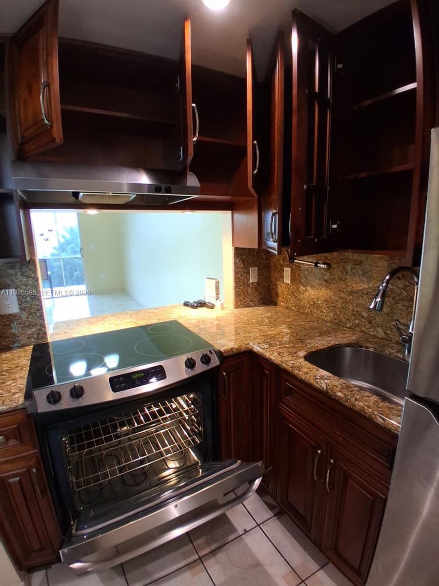 POINT EAST SEC III CONDO - Residential