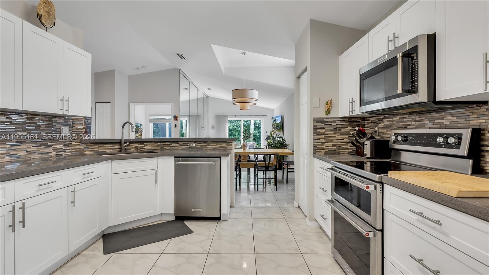 PEMBROKE ISLES II - Residential