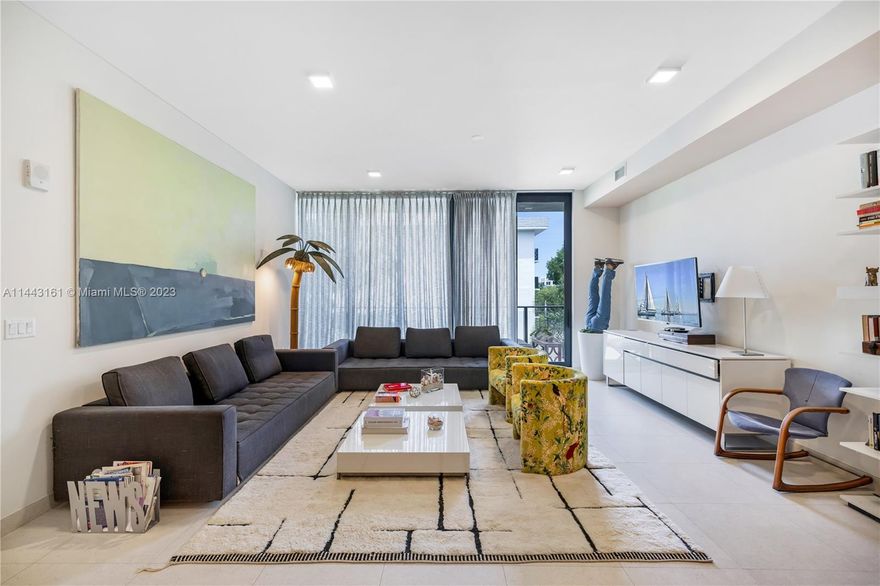 In the exclusive, "The Fairchild" building enjoy a beautiful 3 bedrooms + 3.5 bathrooms. 2,098 Living Area Sqft. Corner unit with wrap-around terrace and stone-look porcelain tile, a very exclusive waterfront site in Coconut Grove. This residnce and building were designed by acclaimed Architect Max Strang, and will provide you amazing landscapes full of nature and serenity gardens. Enjoy access to private boat slips (slip not included), 24-hour security, bayside lounge, rooftop pool deck with private cabanas and sun deck, holistic wellness spa and high-tech training gym, amongst other.