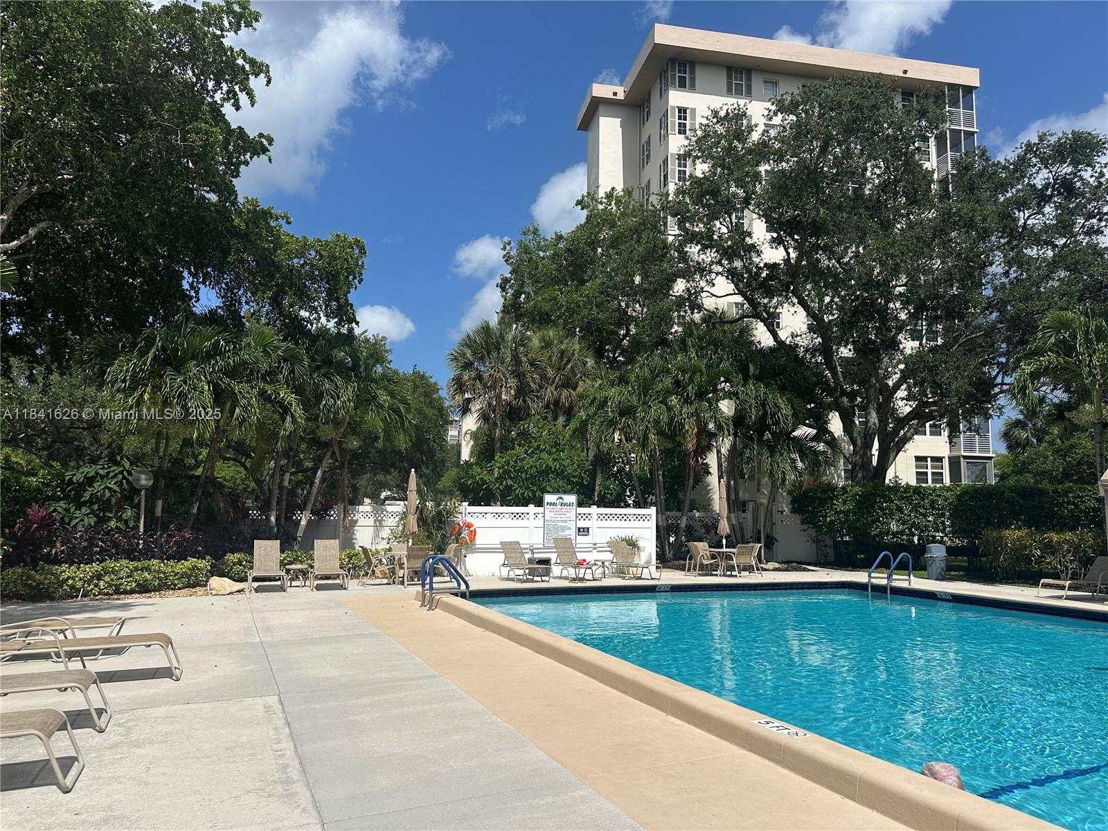 PALM-AIRE C C APTS 113 CO - Residential Lease