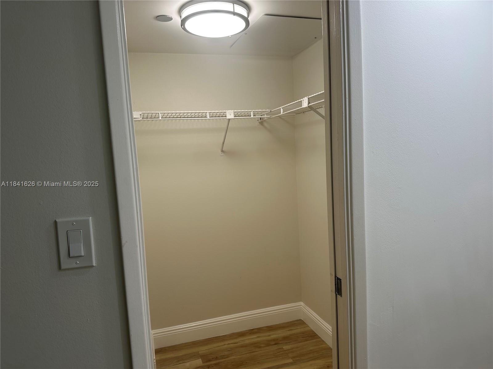 PALM-AIRE C C APTS 113 CO - Residential Lease