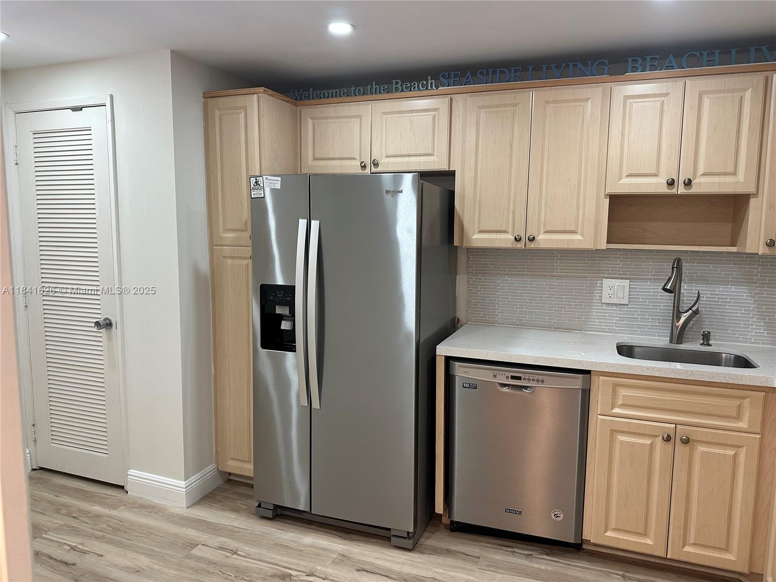 PALM-AIRE C C APTS 113 CO - Residential Lease