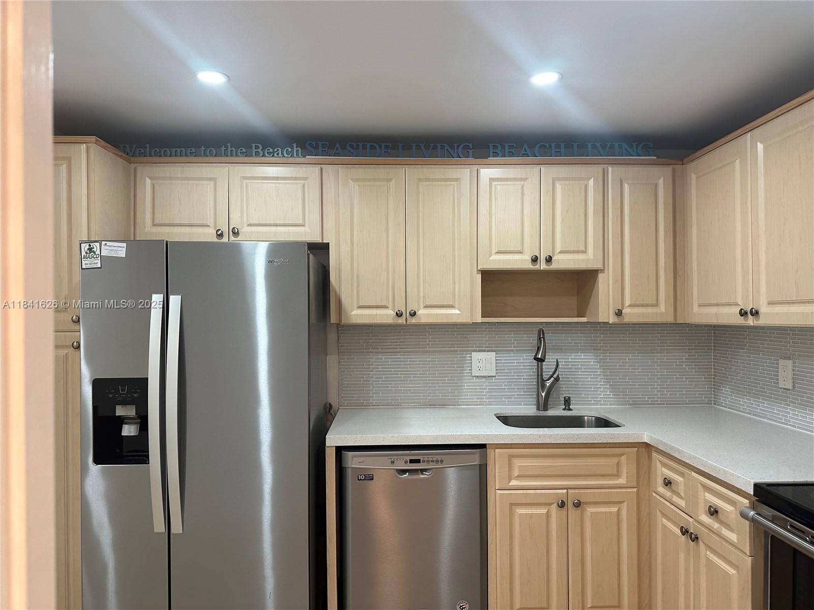 PALM-AIRE C C APTS 113 CO - Residential Lease