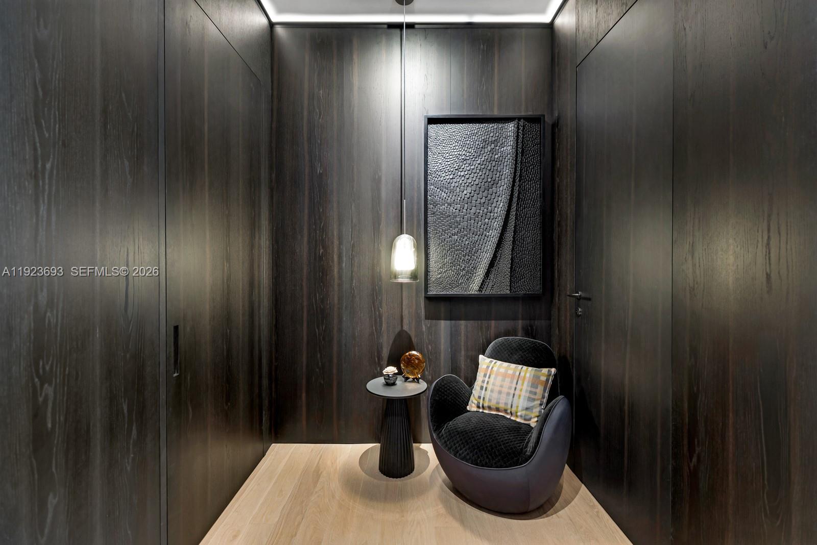 APOGEE CONDO - Residential