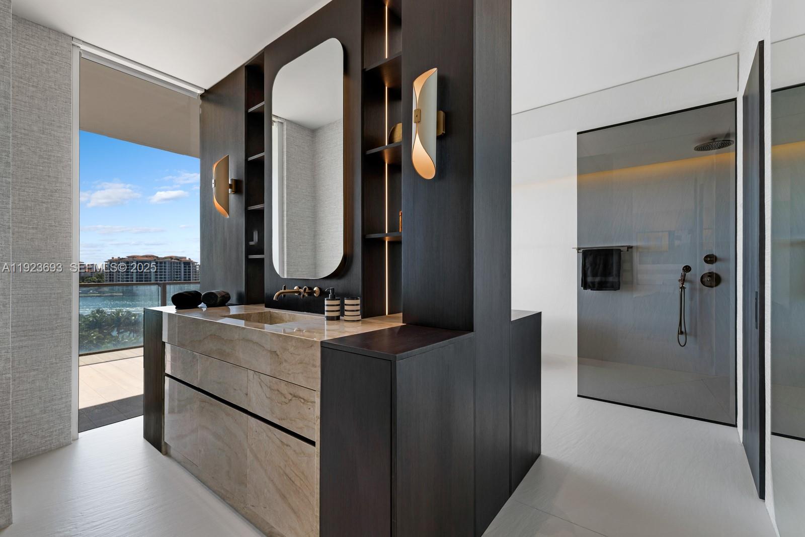 APOGEE CONDO - Residential