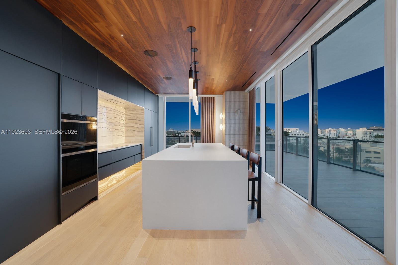 APOGEE CONDO - Residential