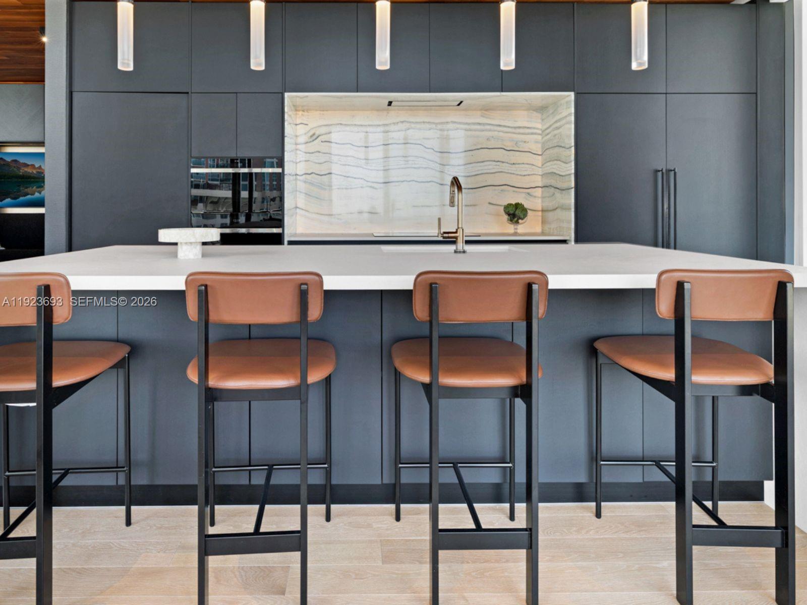 APOGEE CONDO - Residential