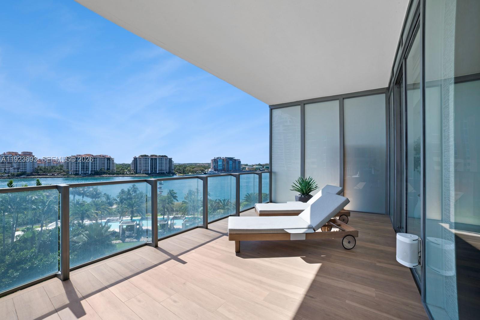 APOGEE CONDO - Residential