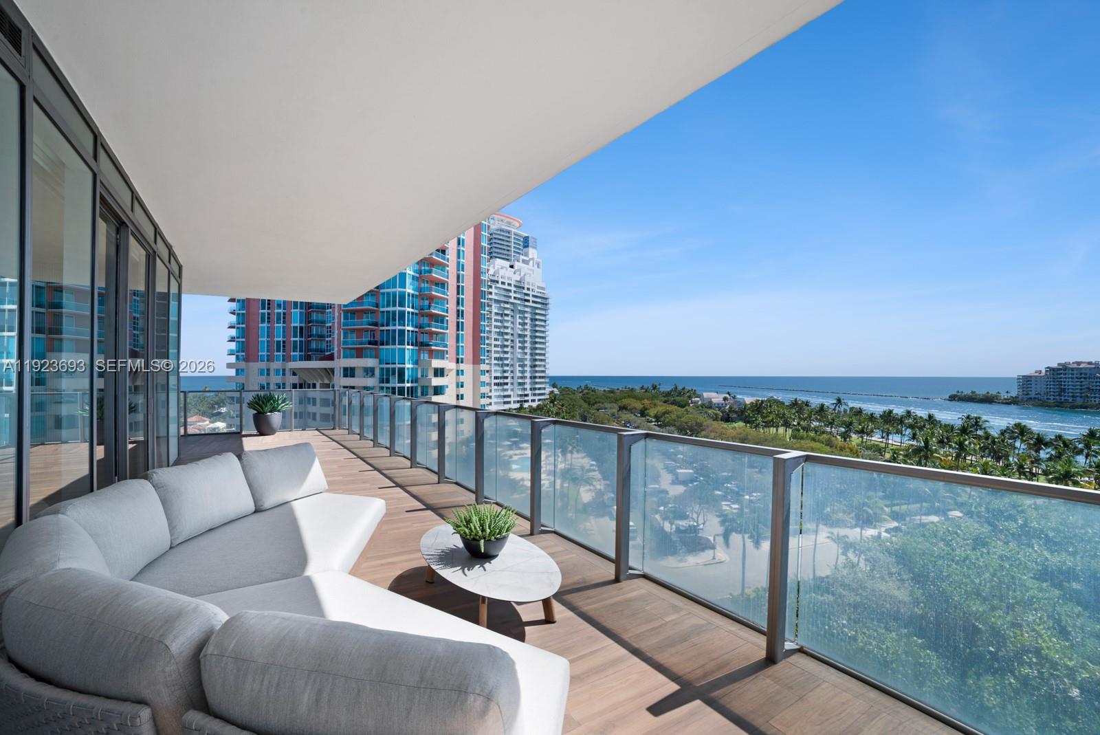 APOGEE CONDO - Residential