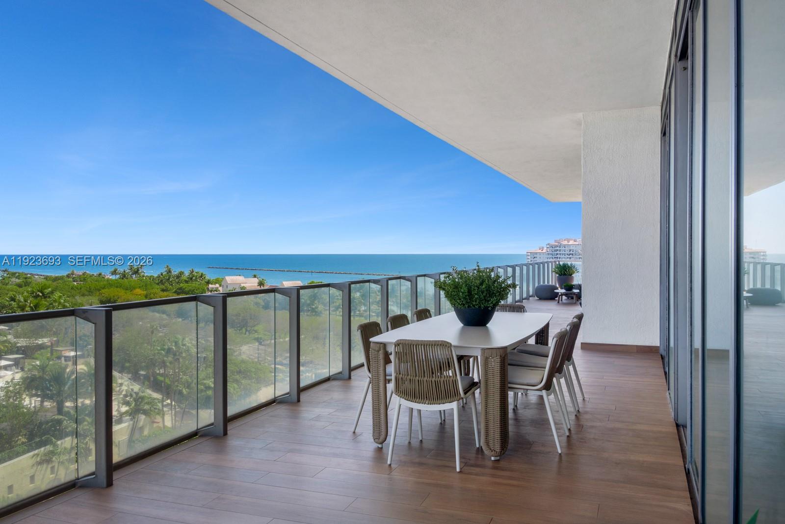 APOGEE CONDO - Residential