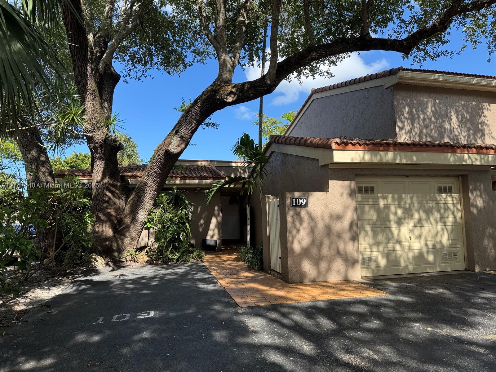 Property for Sale at 109 Heatherbrook Way 146, Hollywood, Broward County, Florida - Bedrooms: 2 
Bathrooms: 2  - $410,000