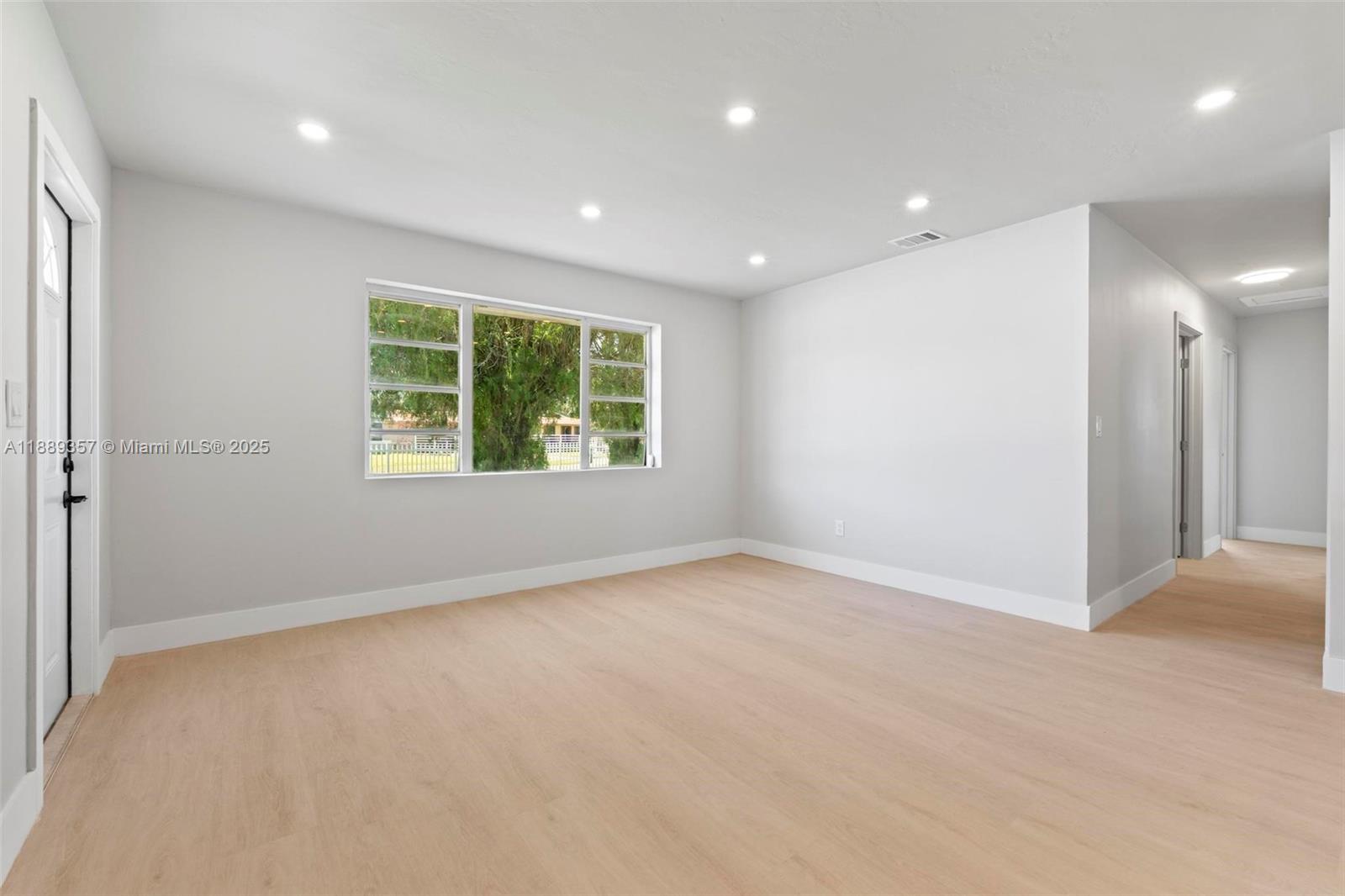 CAROL CITY GARDENS - Residential