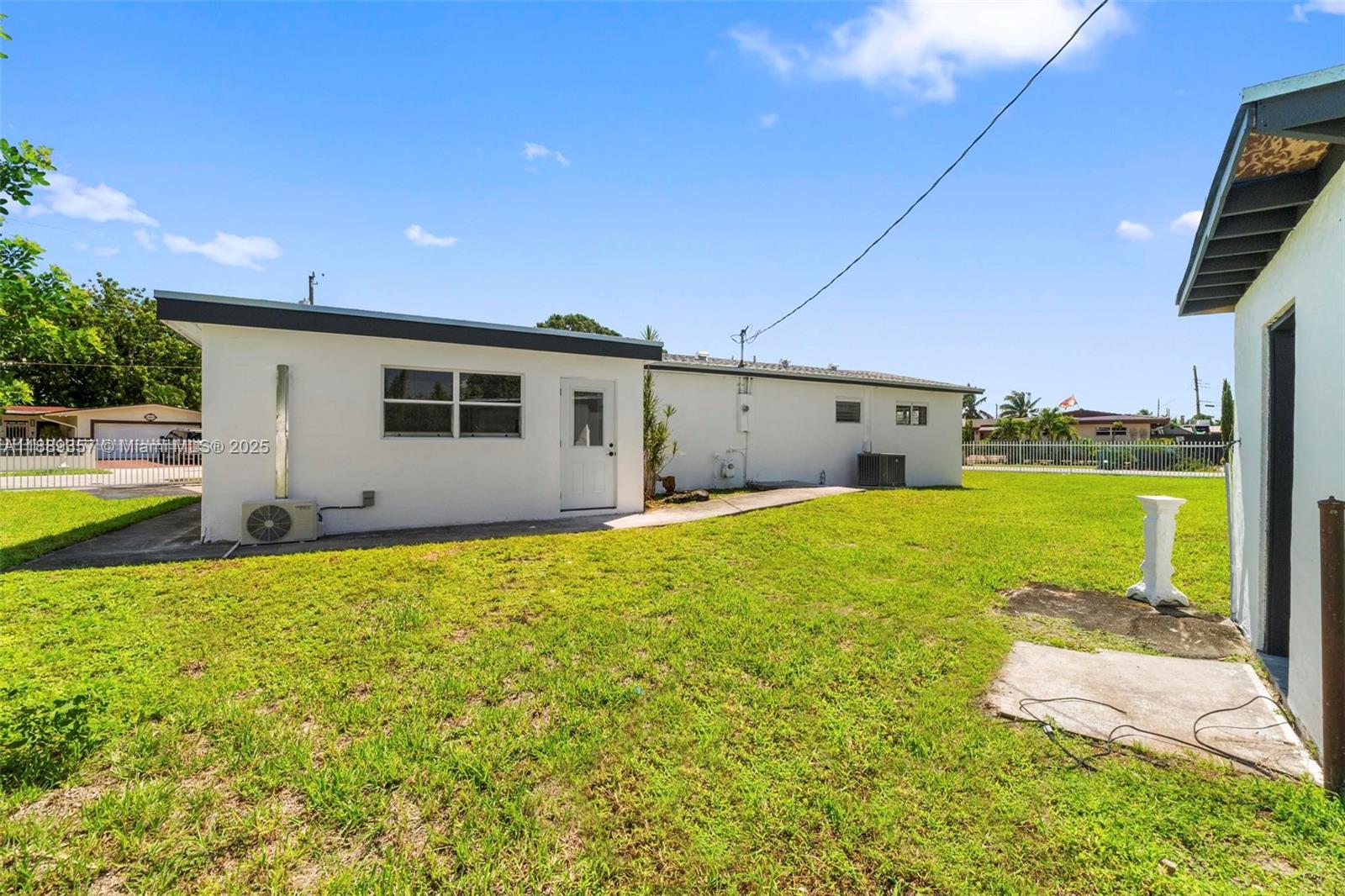 CAROL CITY GARDENS - Residential