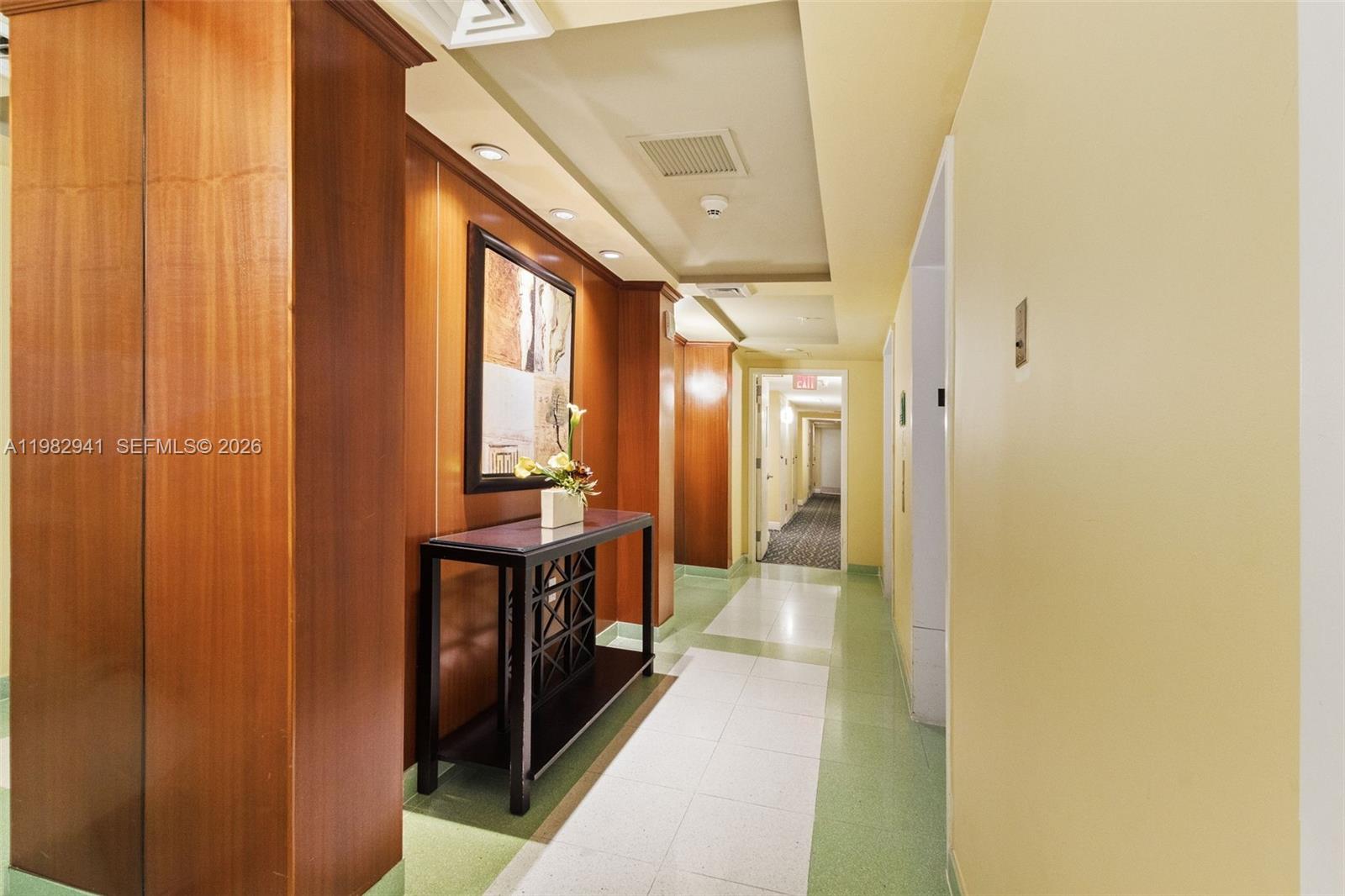 DUO CONDOMINIUM EAST - Residential