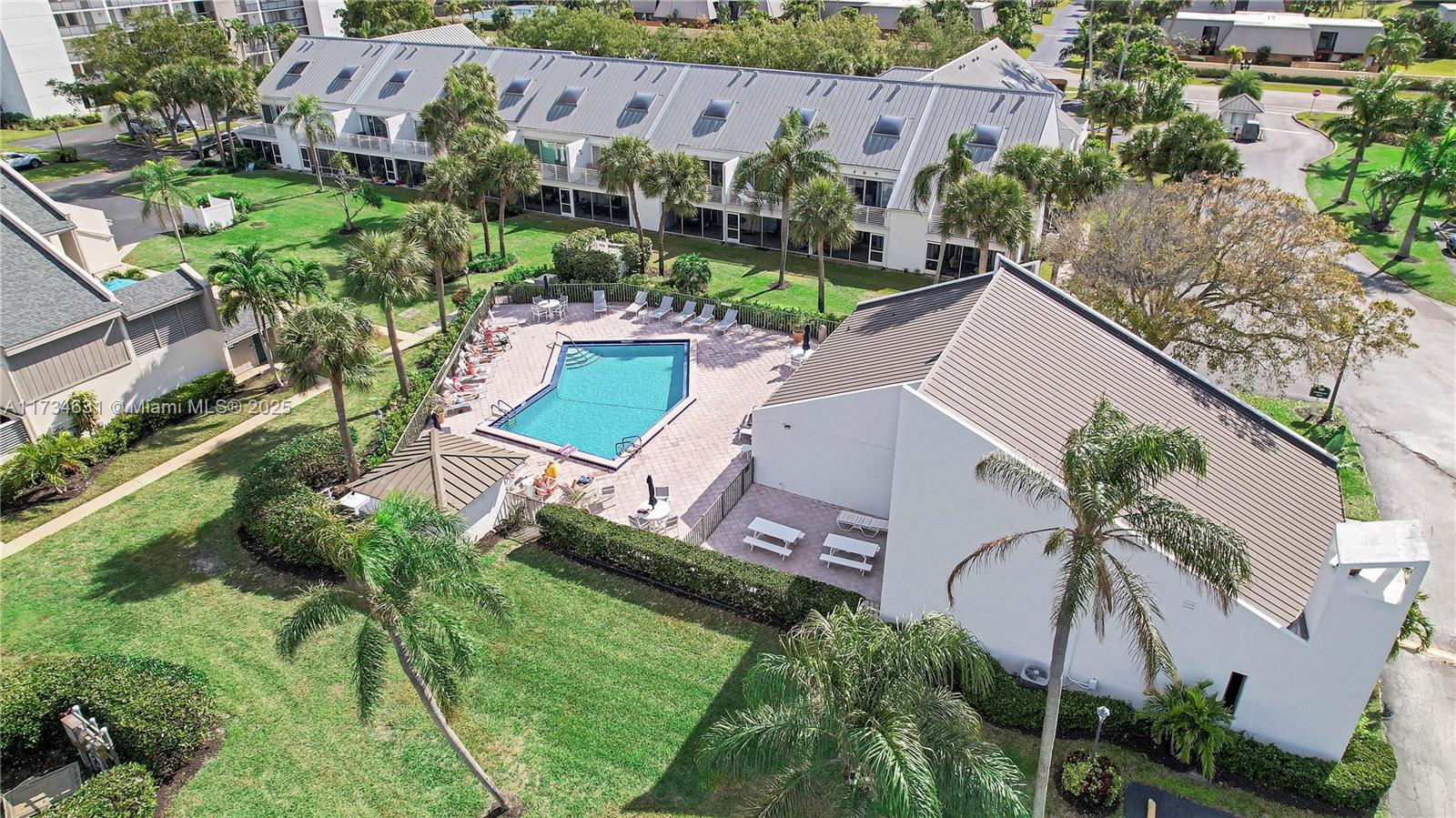 JUPITER OCEAN AND RACQUET - Residential