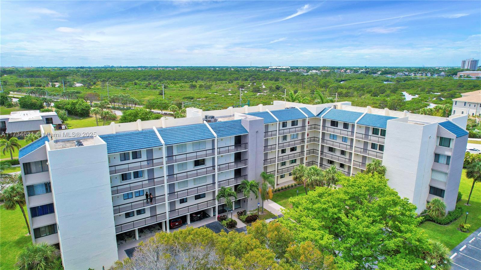 JUPITER OCEAN AND RACQUET - Residential
