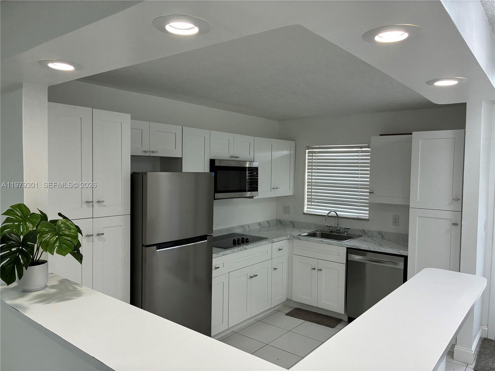 APPLEGREEN CONDO APTS 1 - Residential