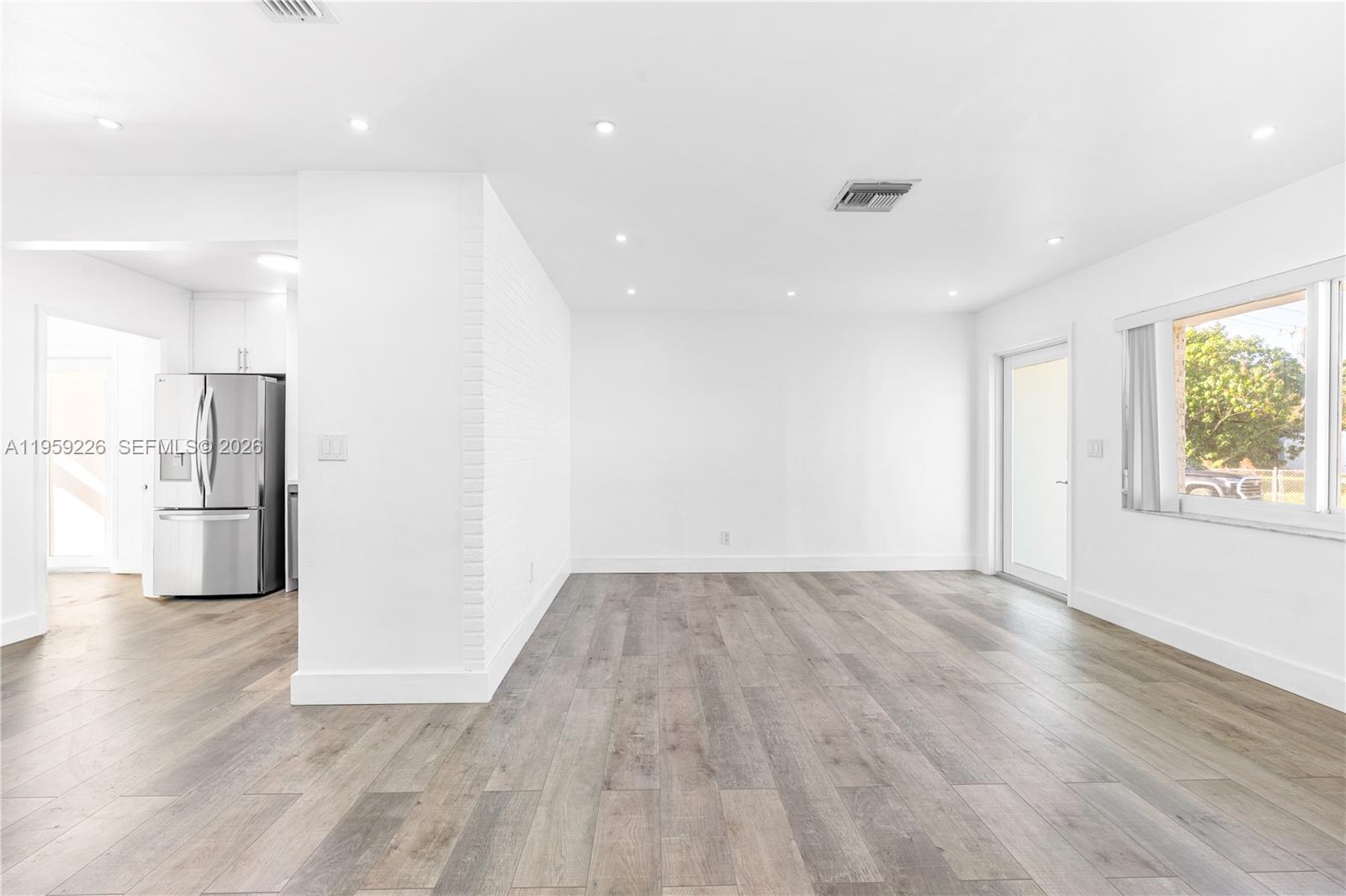 SO MIAMI HEIGHTS MANOR - Residential