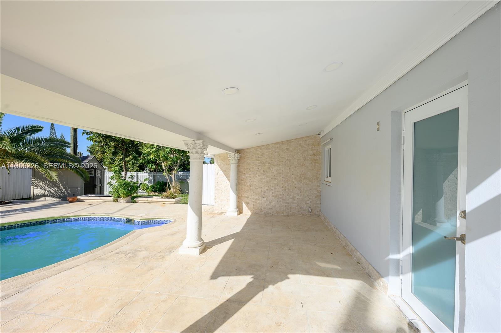 SO MIAMI HEIGHTS MANOR - Residential