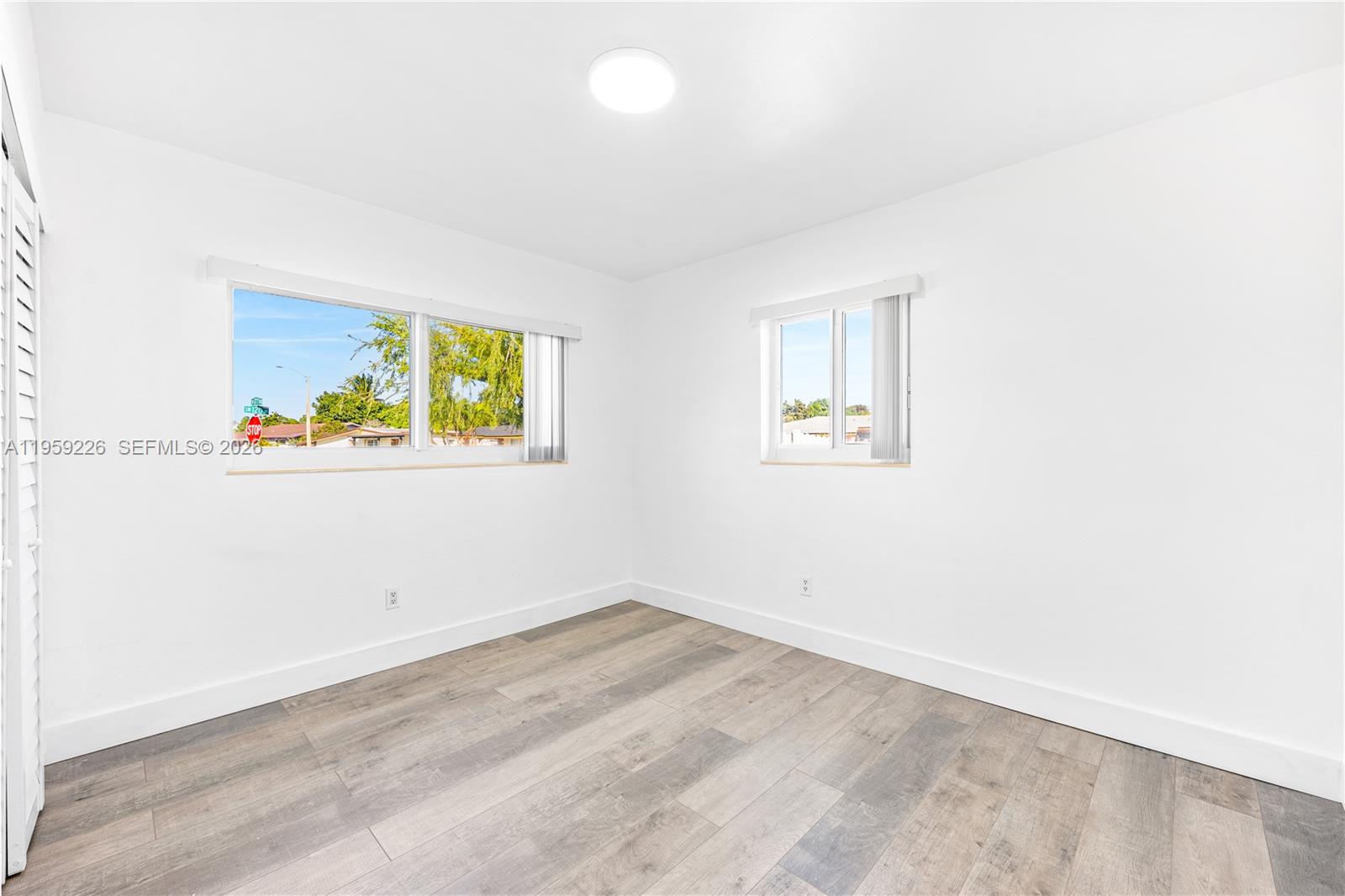 SO MIAMI HEIGHTS MANOR - Residential