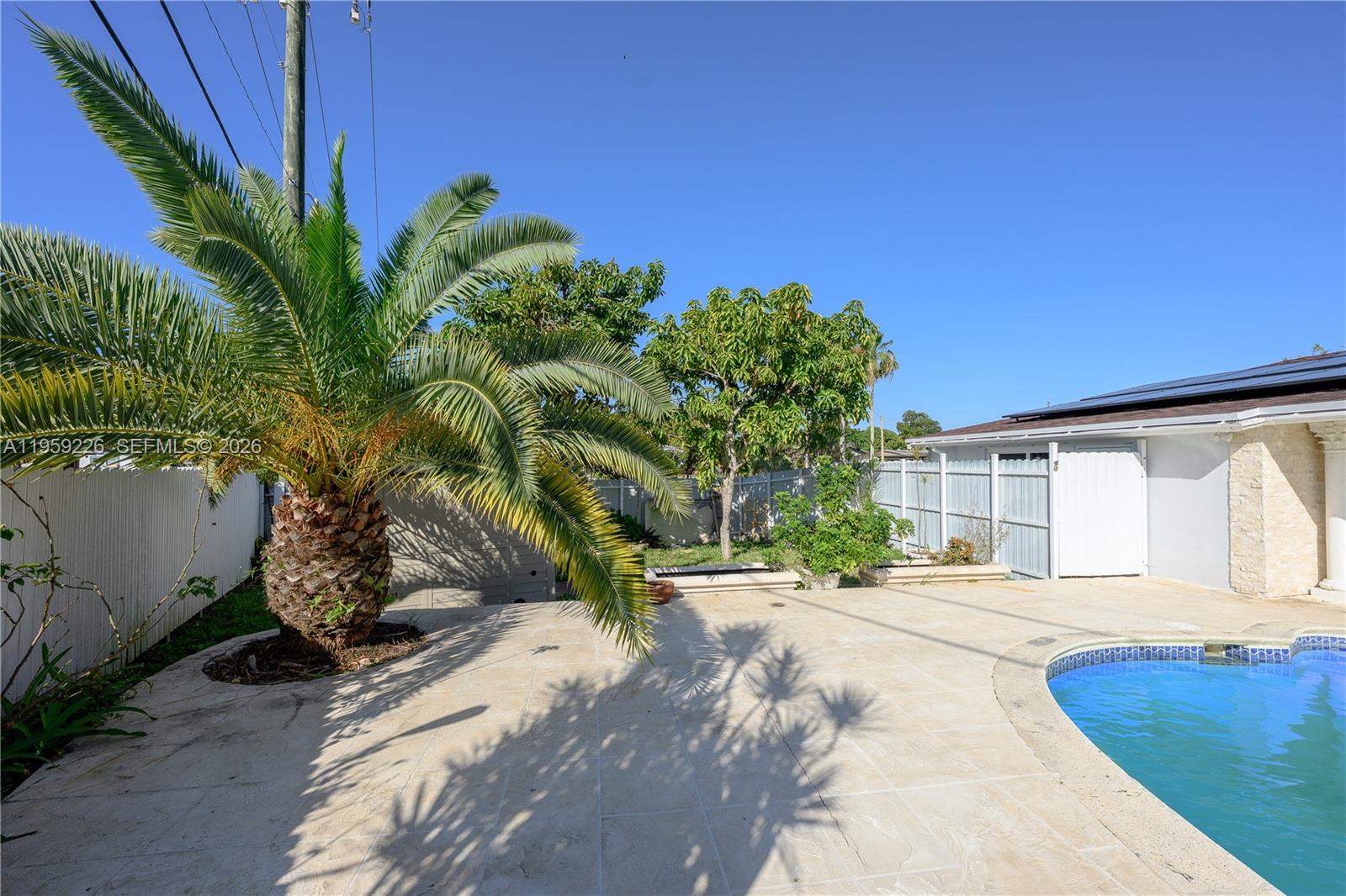 SO MIAMI HEIGHTS MANOR - Residential