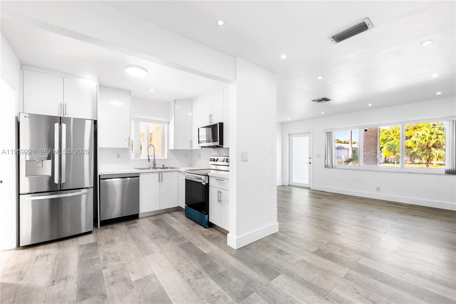 SO MIAMI HEIGHTS MANOR - Residential